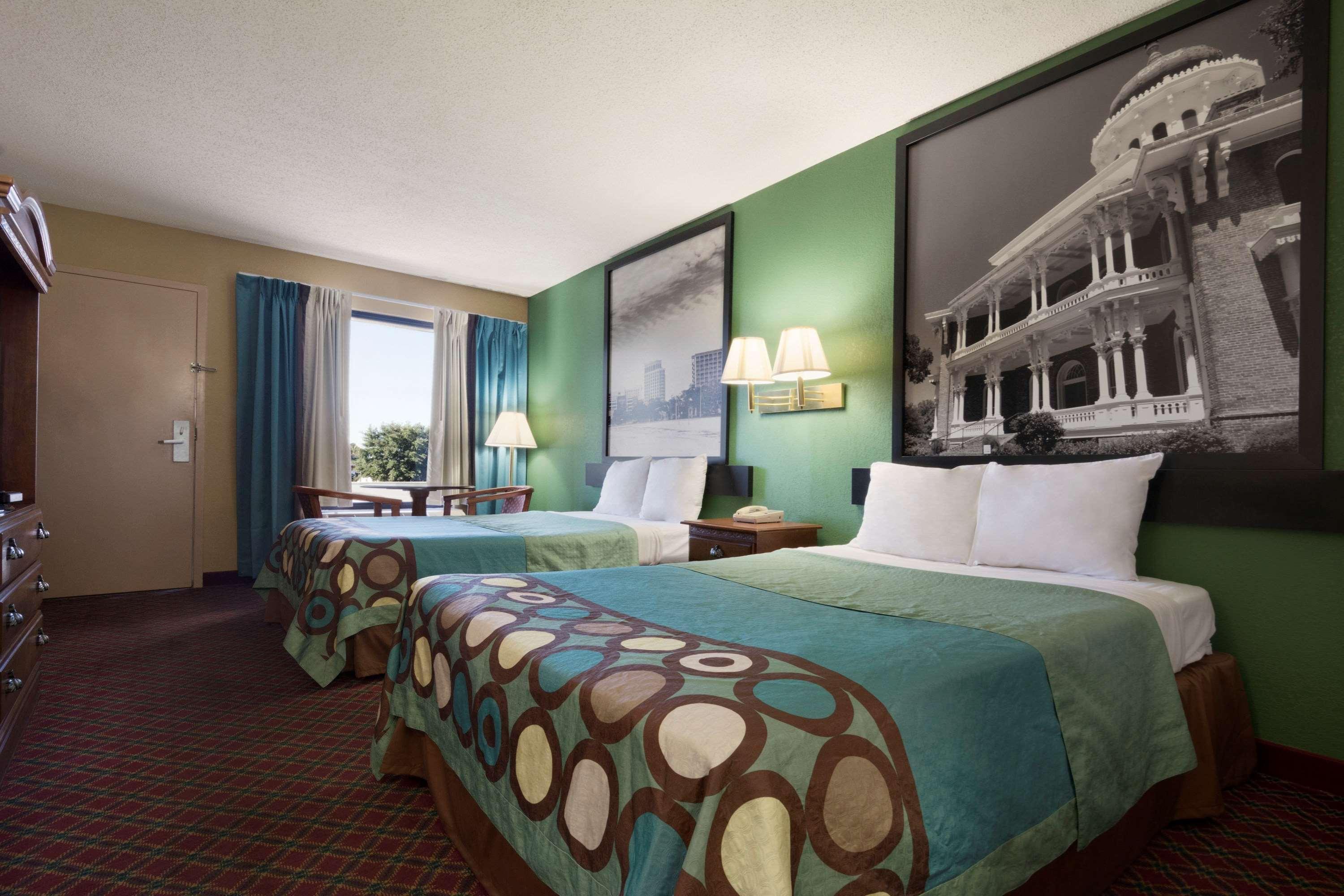 Super 8 By Wyndham Hattiesburg North Exterior photo