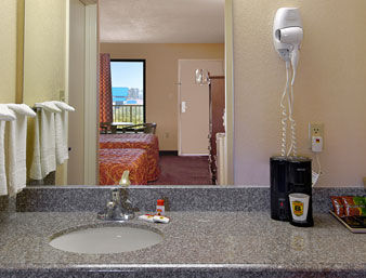 Super 8 By Wyndham Hattiesburg North Exterior photo